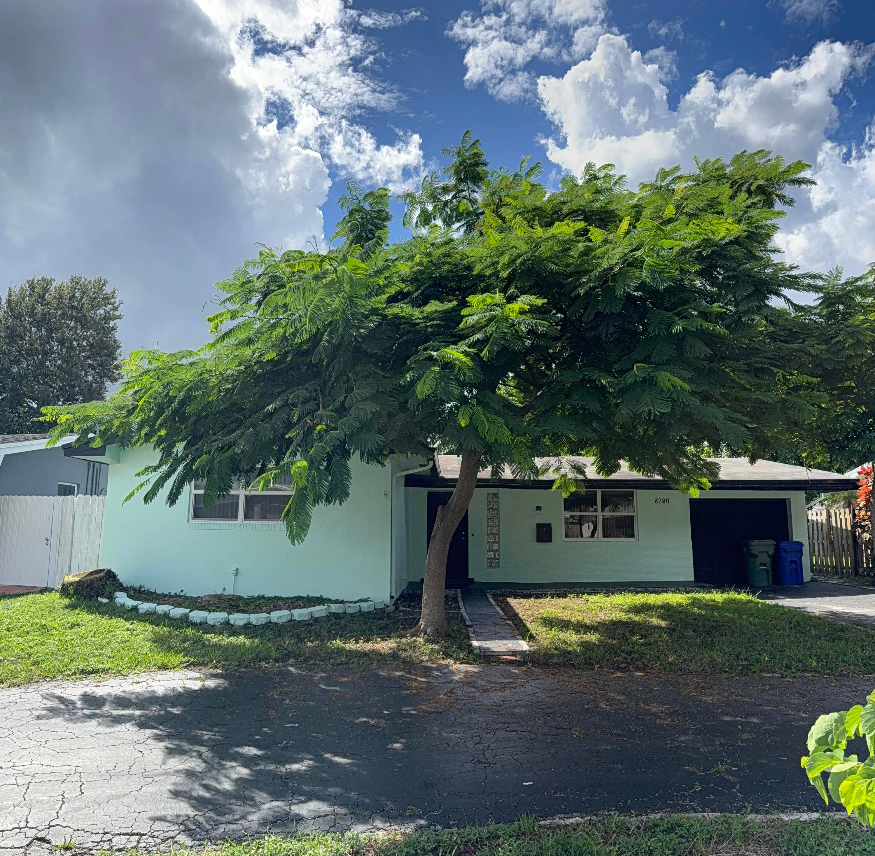 This turn key, one of a kind single family home is located in the heart of Pembroke Pines !