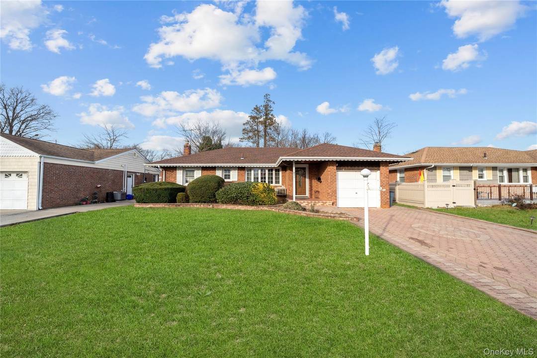 This well maintained ranch home in Baldwin, located in the desirable Uniondale School District, is the one you ve been waiting for.