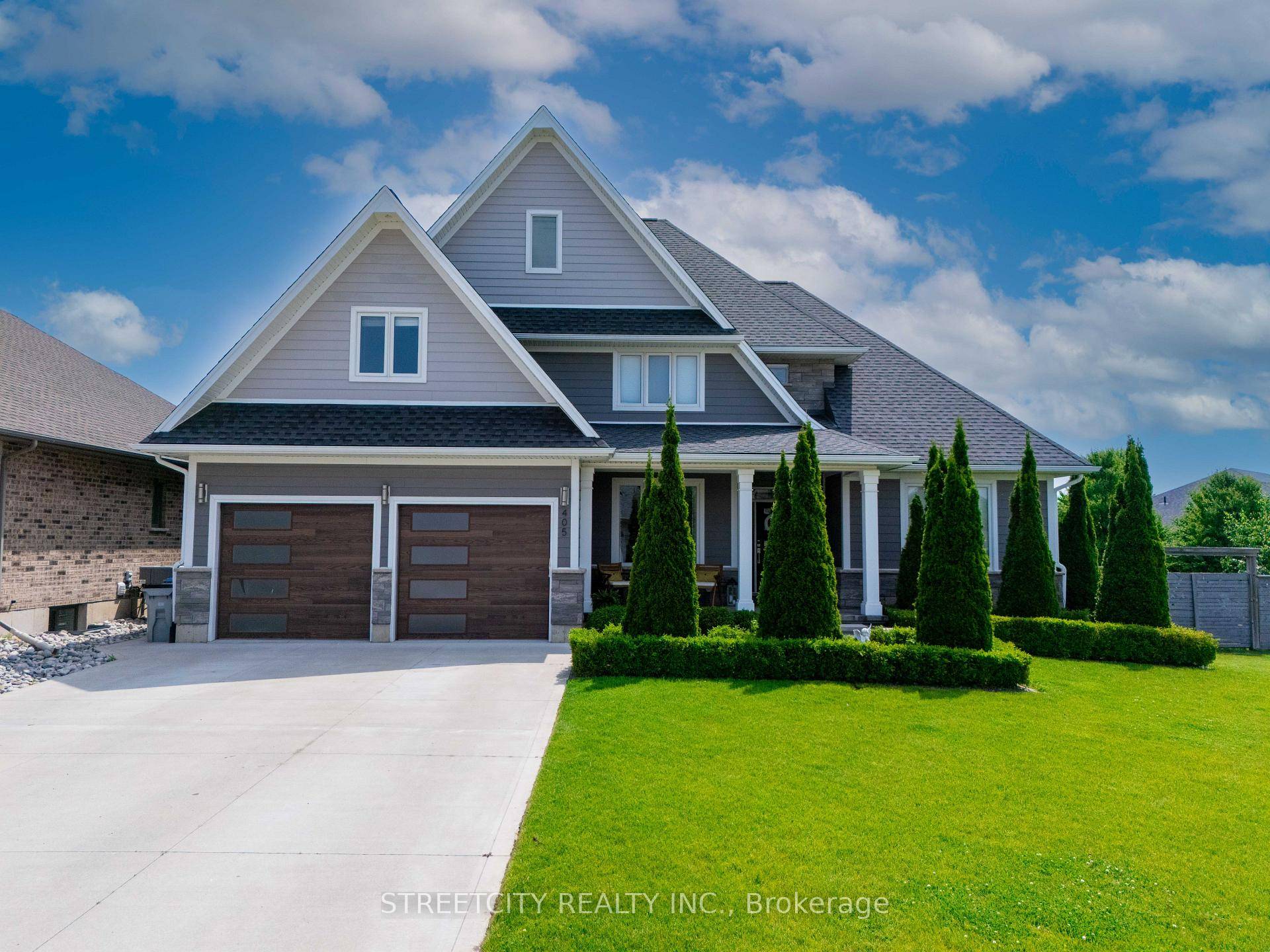 405 Darcy Drive, Strathroy Presenting a truly majestic residence where timeless design meets unparalleled craftsmanship.