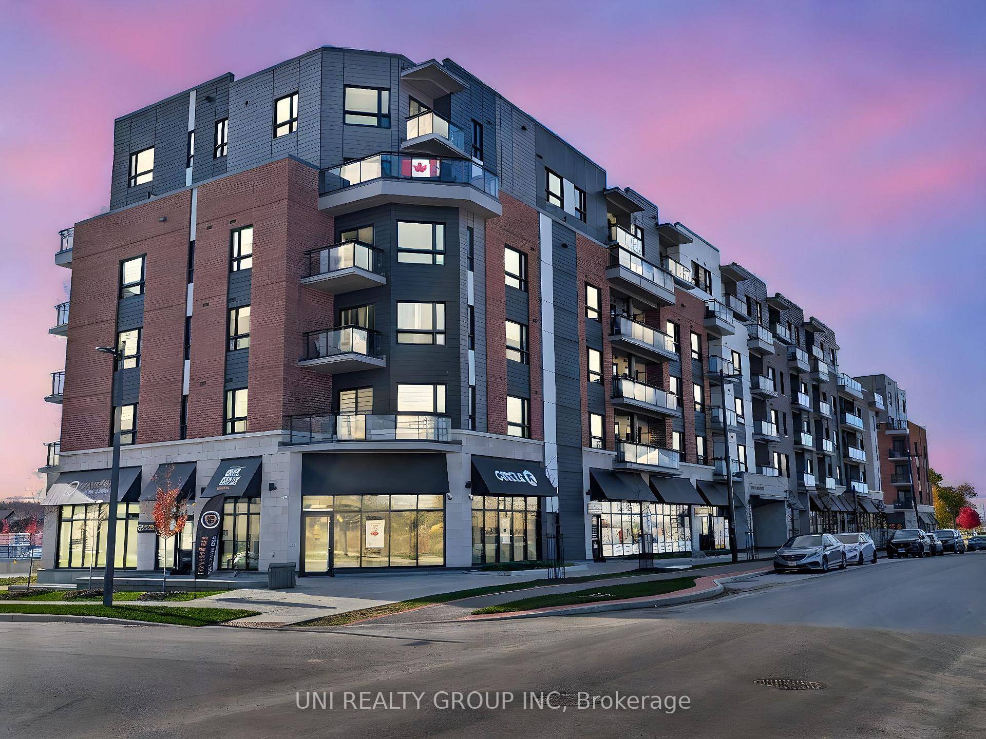 Welcome to Unit 601 at 1350 Hemlock Road, a stunning 2 bedroom, 2 bathroom, 1 parking, and 1 locker condo in the sought after 360 Condos at Wateridge Village !