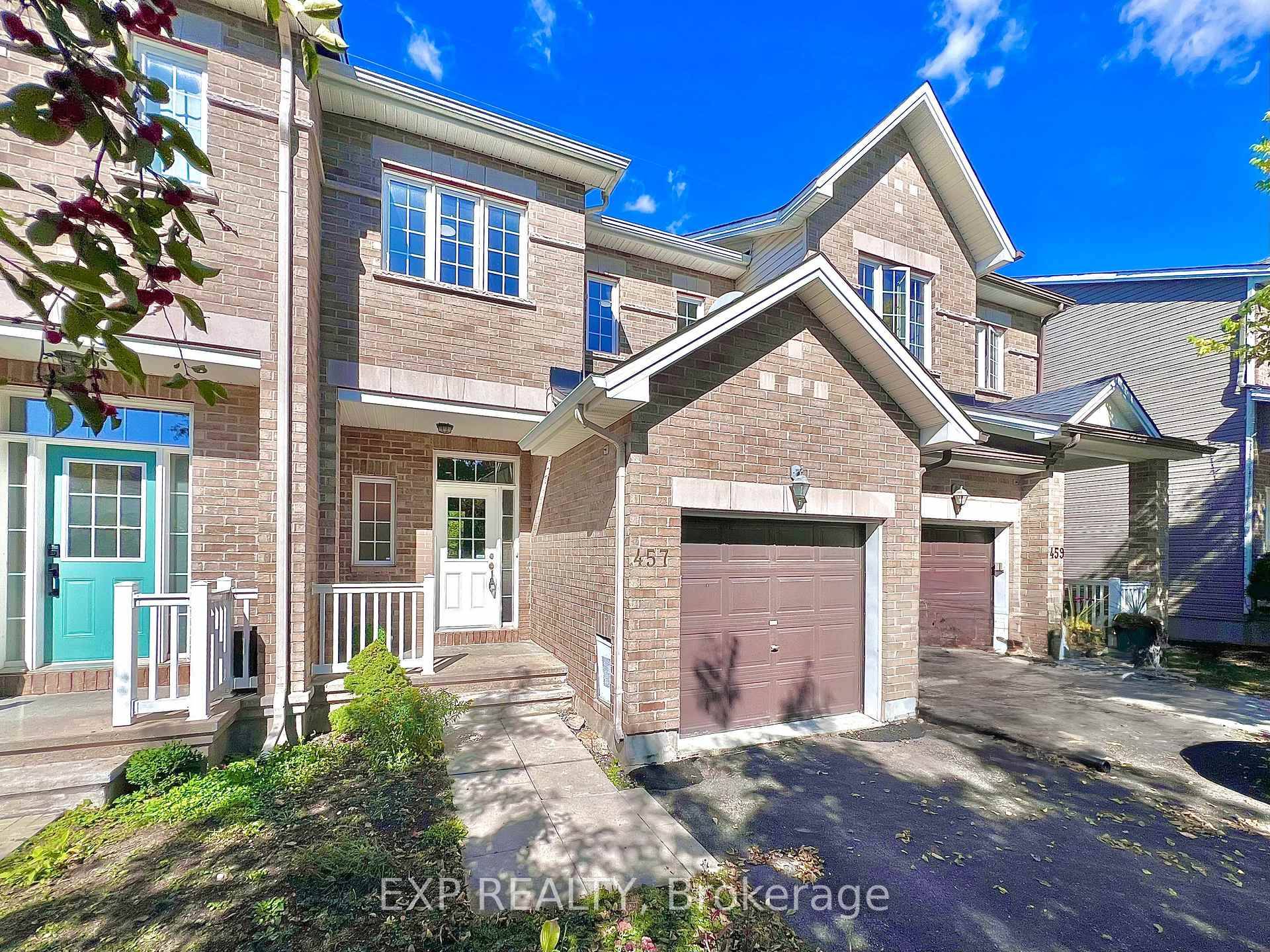 Welcome to this beautifully updated Urbandale Sunnyvale model, a true turn key home with no rear neighbours backing onto protected green space Deevy Pines Park.