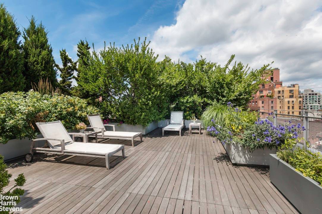 Welcome to the Chelsea Enclave, a collection of 53 bespoke apartments located in the heart of the west chelsea gallery district.