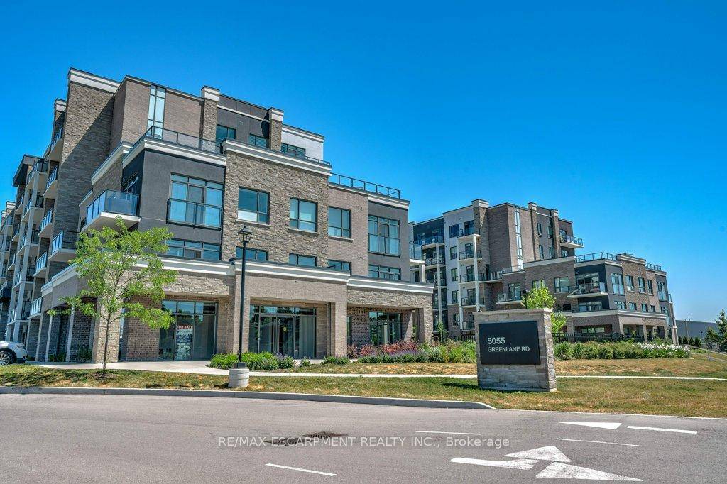 Welcome to this gorgeous one bedroom, one bathroom condo located in the heart of Niagara's vibrant Beamsville community.