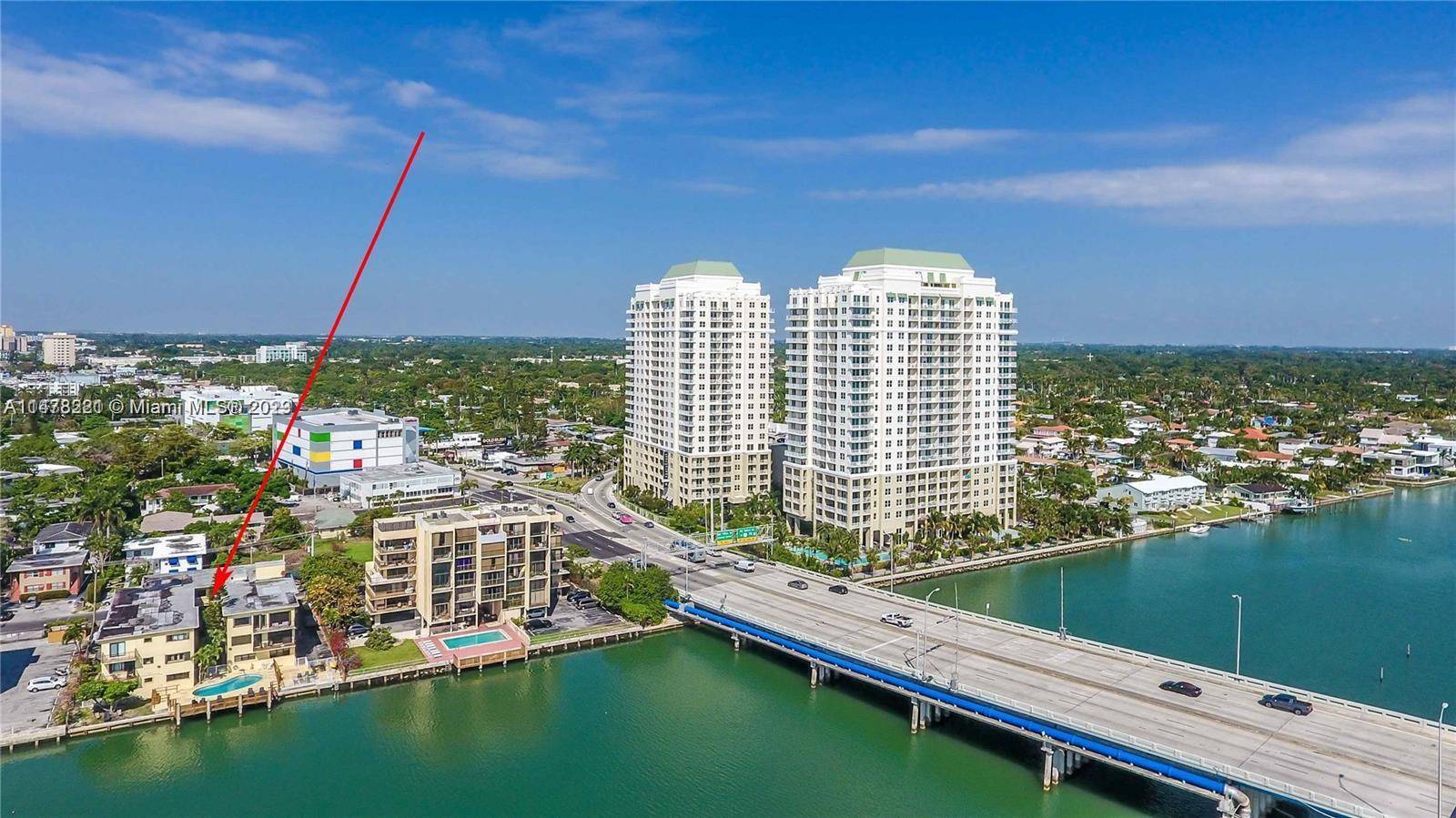 Enjoy living on the water watching the sunrise from the deck bike to the Beach.