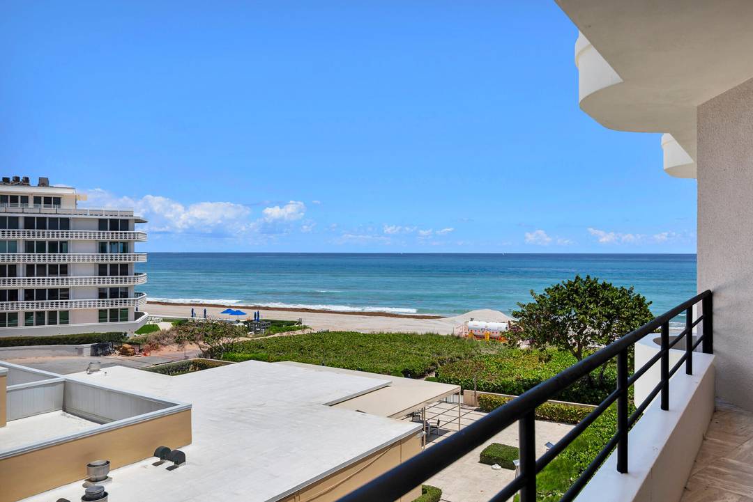 This is a rare opportunity to shape a beachfront residence to complement the way you live.