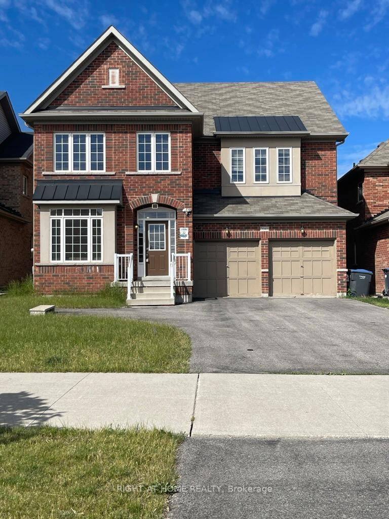 Welcome Home To This Gorgeous Detached house In The Heart Of Mississauga.