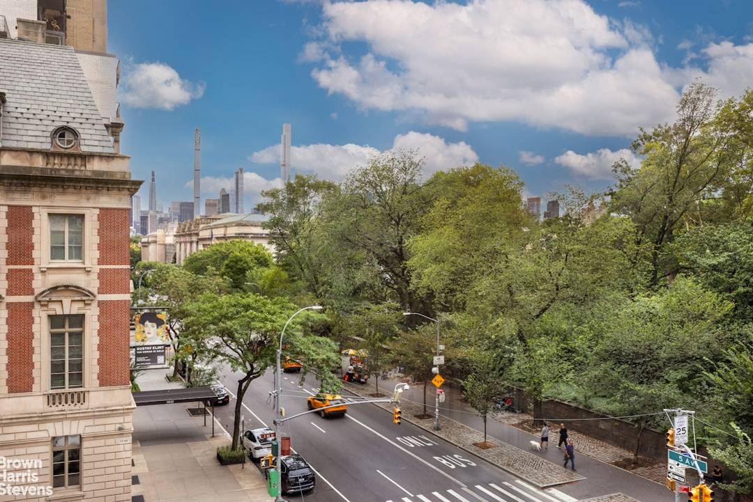 Welcome to unit 5D at 1050 Fifth Avenue, a stunning cooperative residence that defines luxurious living in the heart of the Upper East Side.