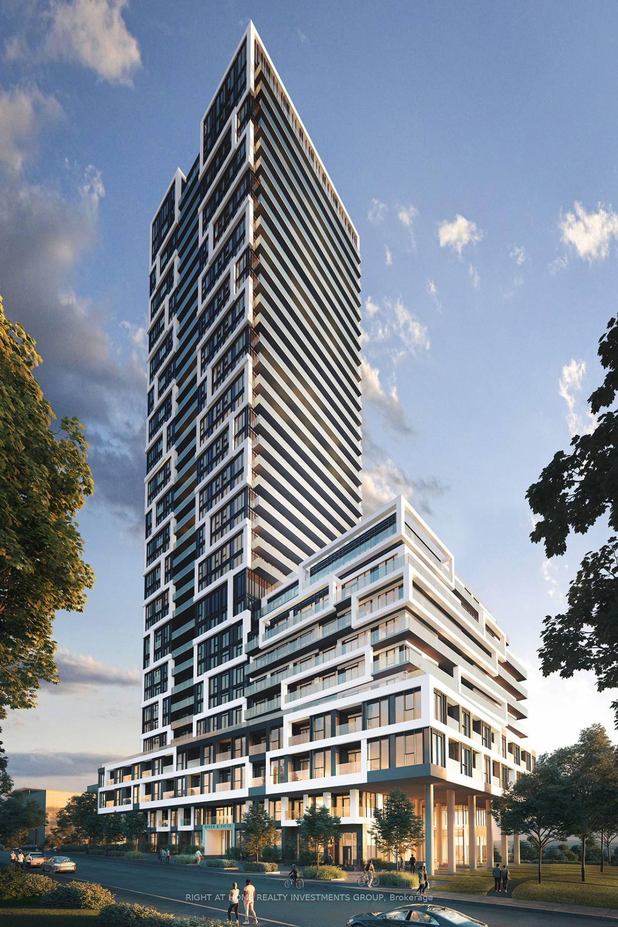 Experience luxury living on the 29th floor of the iconic River amp ; Fifth by Broccolini in Toronto's vibrant Corktown.