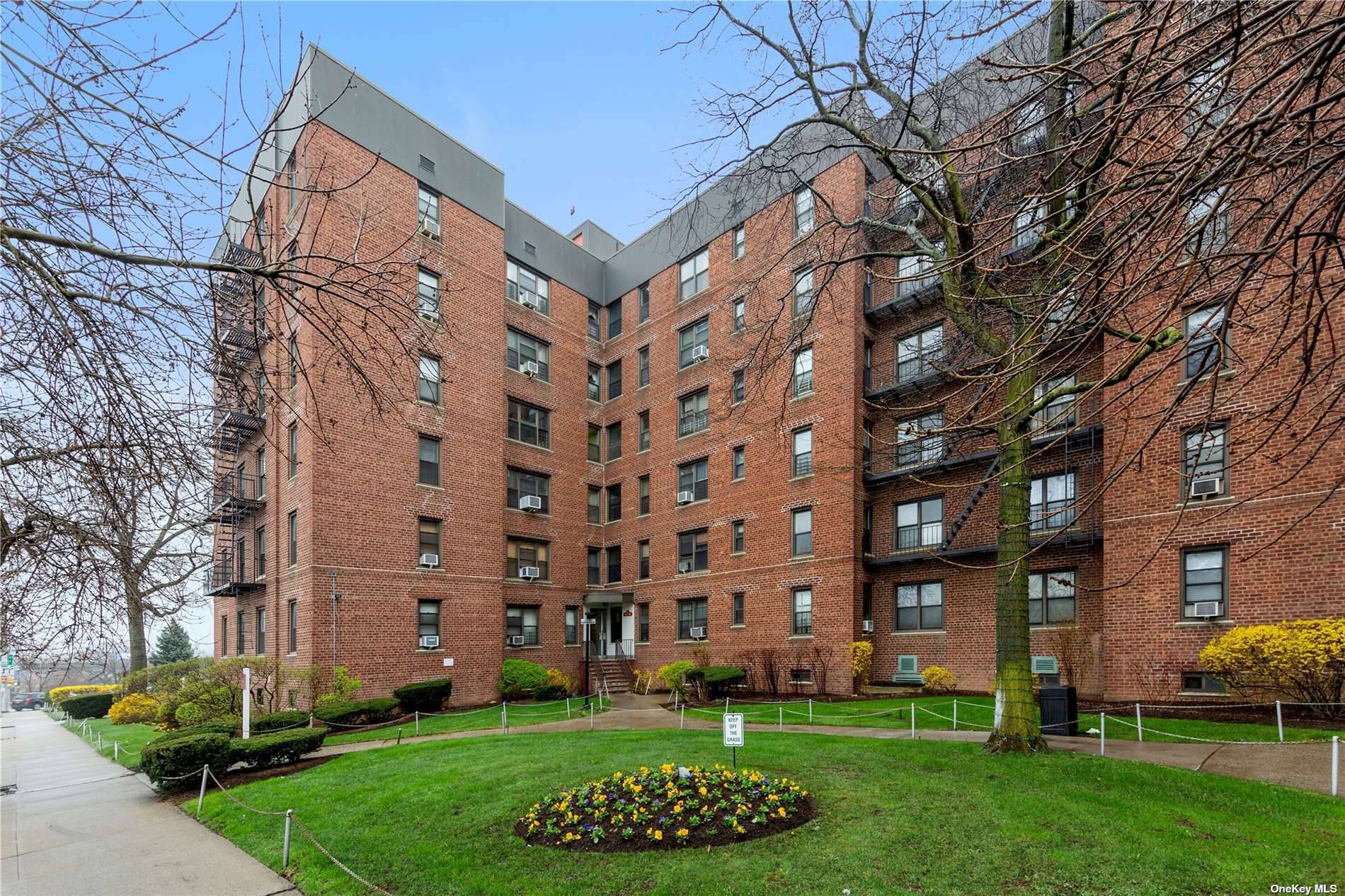 Nice 2 Bedroom Unit in Dorie Miller.