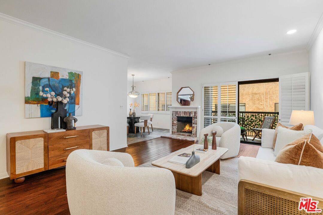 11737   Darlington Ave 2.0 Brentwood LA