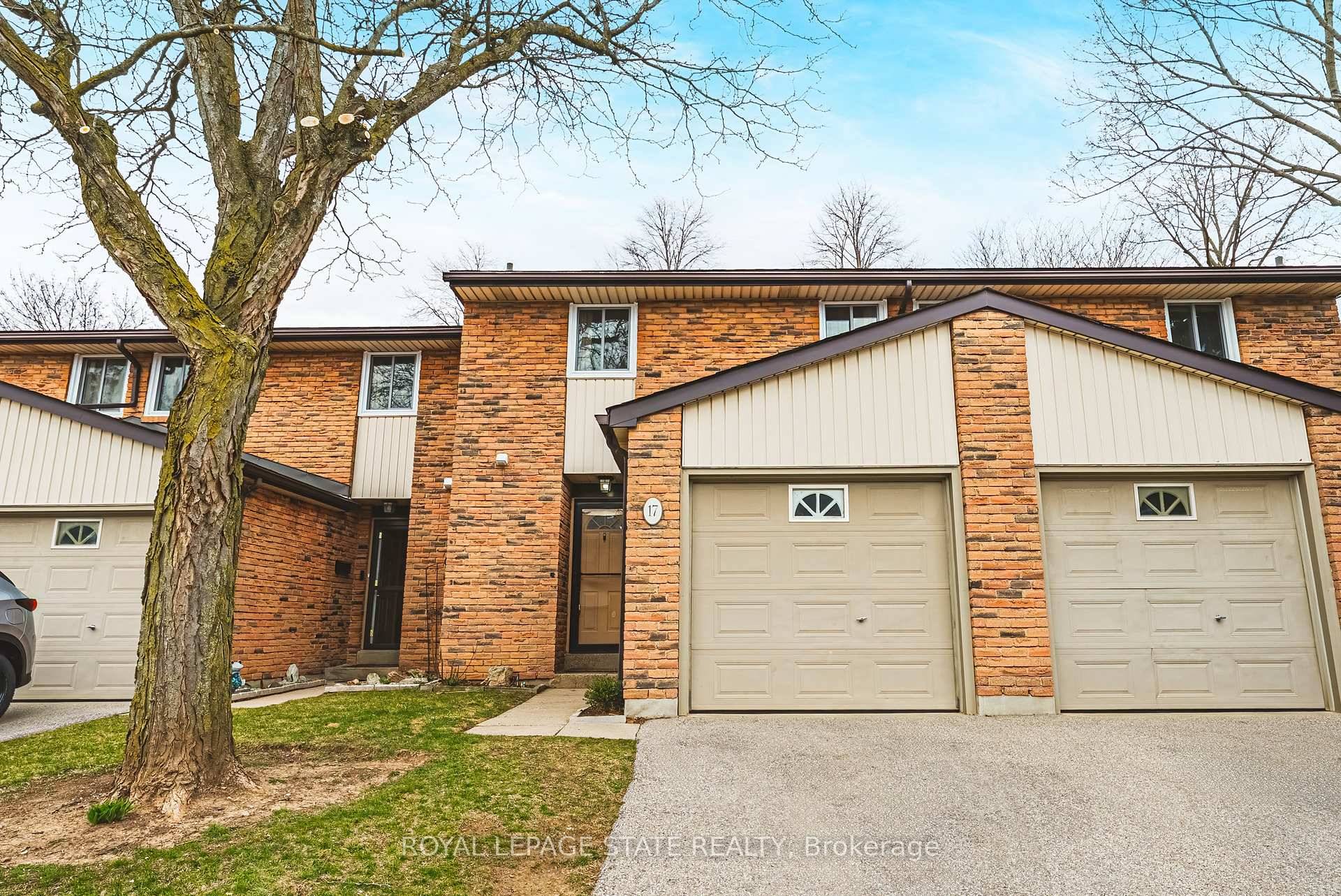 Welcome to Unit 17 at 660 Oxford Road, a thoughtfully updated 3 bedroom, 2 bathroom condo townhouse offering comfortable and move in ready living in a convenient and family friendly ...
