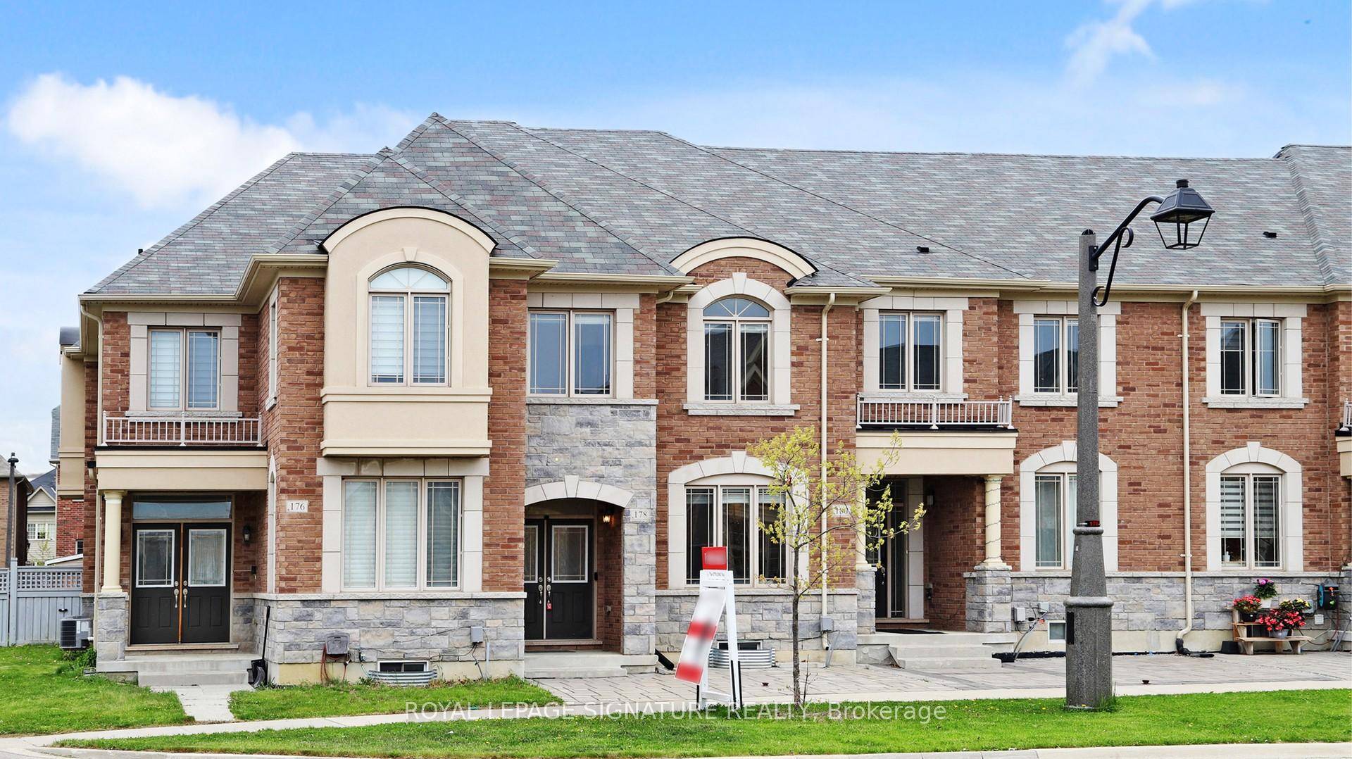 Absolutely Stunning 7 Year New Freehold Townhome On A Quiet Street In Desirable Cornell Markham !