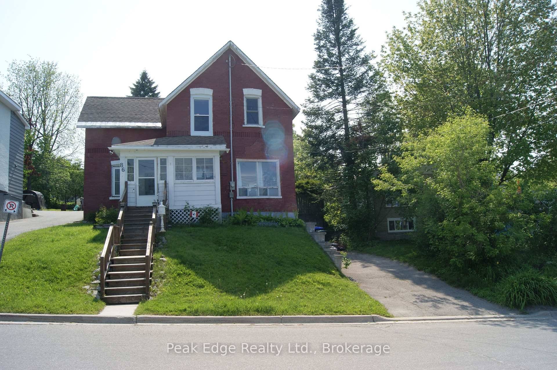 Location Location. Within walking to down town, The Transcanada Trail, Park right across the street from Property with new playground equipment and basket ball count two years ago, Schools, Beach ...
