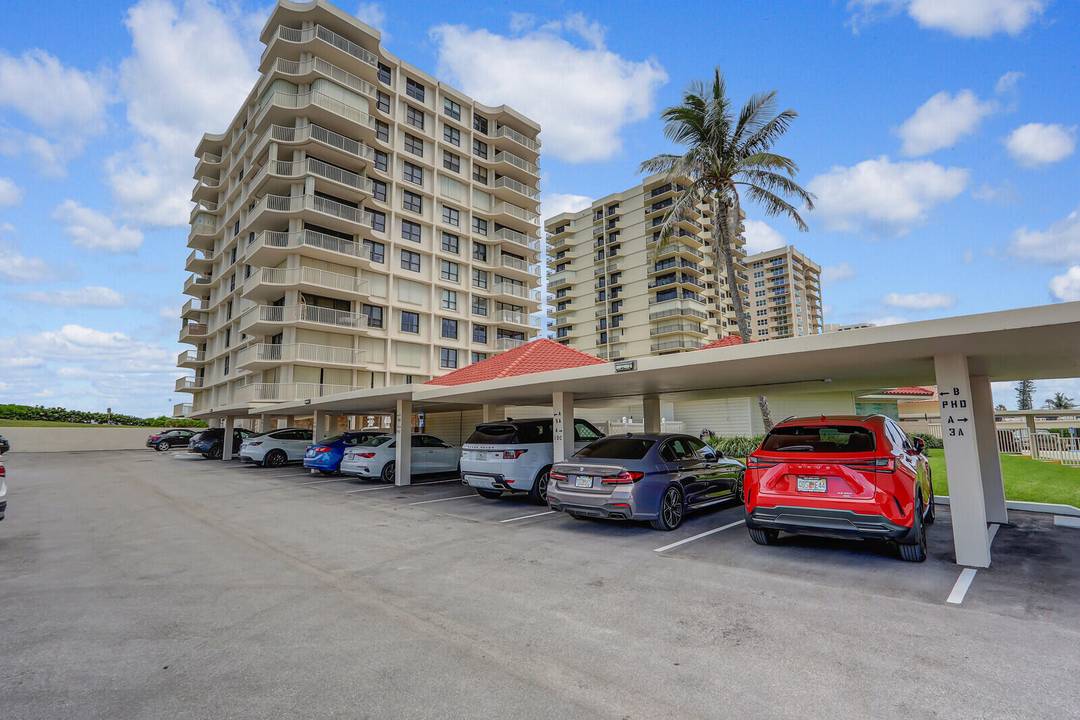 Seasonal or annual rental available immediately in the coveted Dunes Towers on Singer Island !