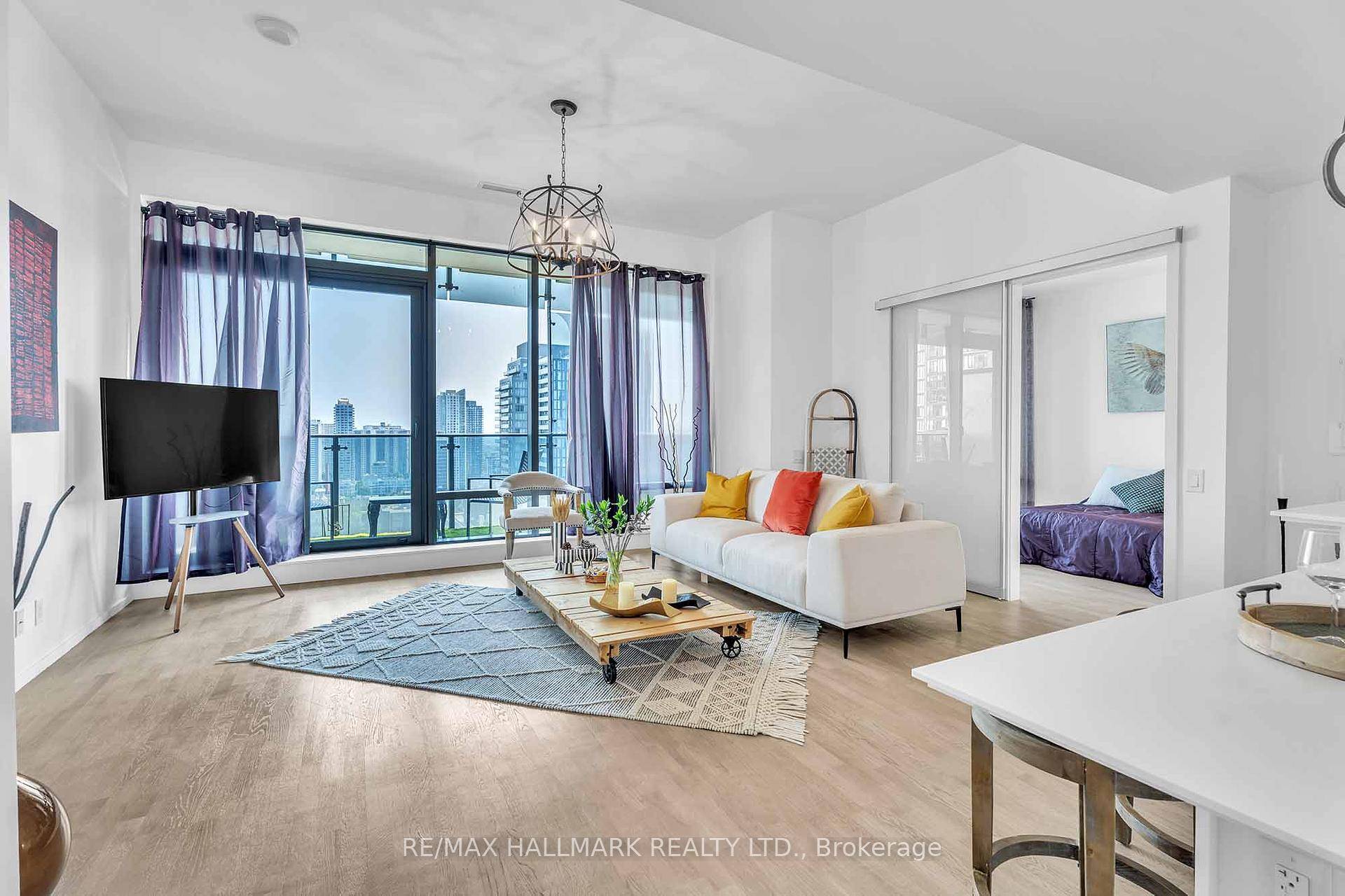 Signature Residence In Toronto's Prestigious Bay Street Corridor.