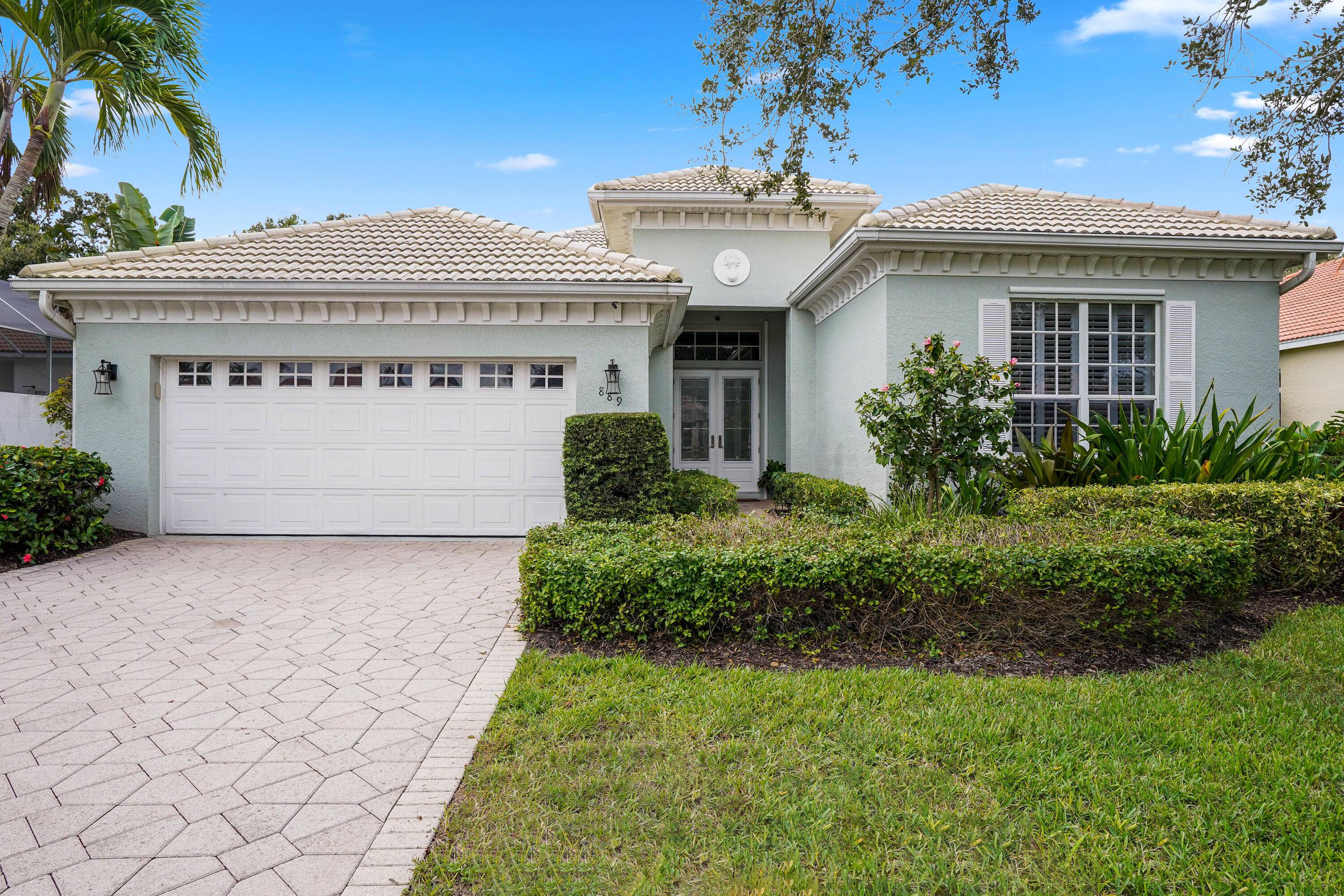 Welcome home to your dream tropical oasis.