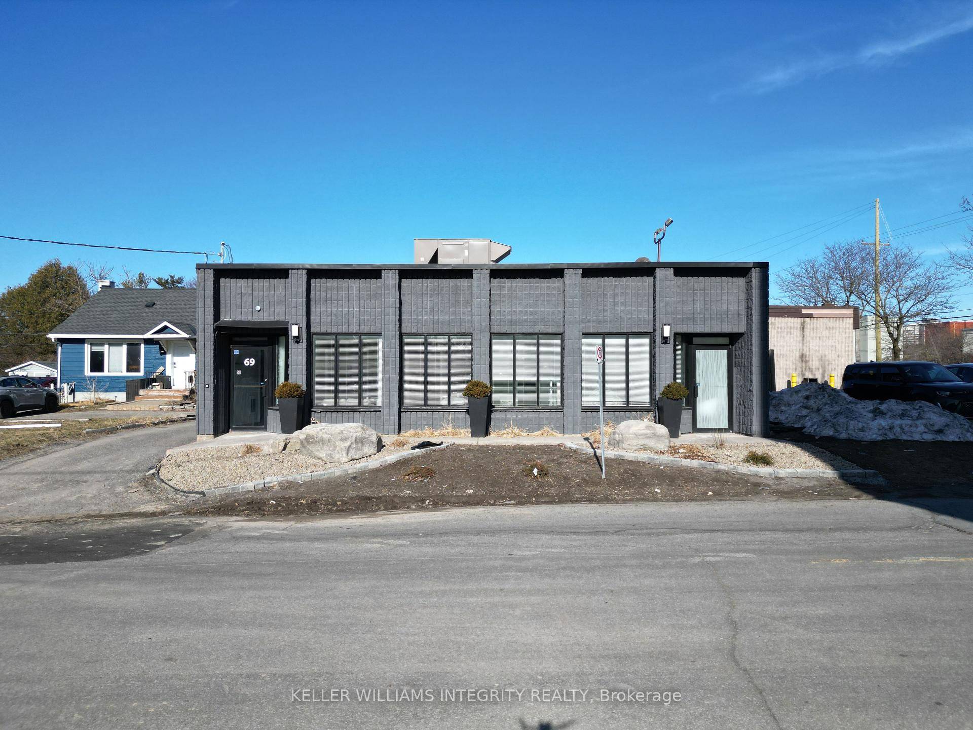 Individual offices for lease in a stunning office building located in the West end of Ottawa.