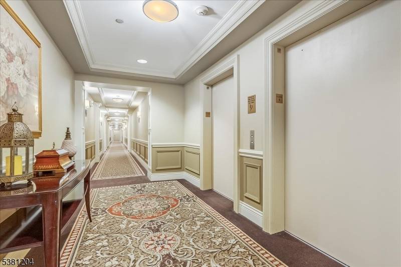 Dreaming of living in the heart of vibrant downtown Montclair ?