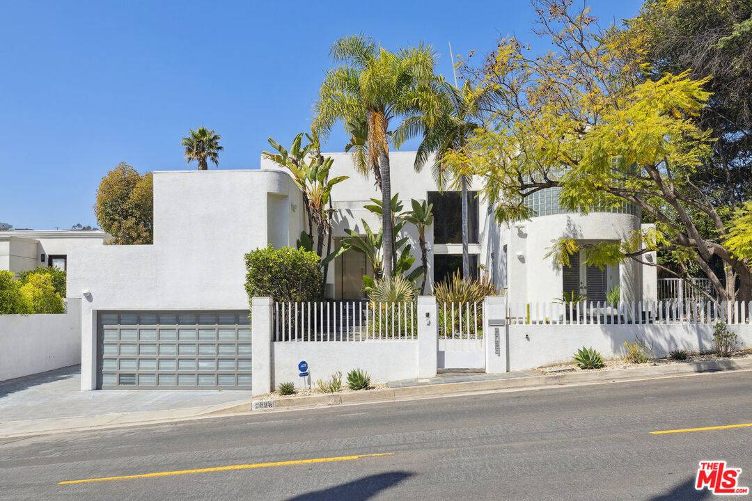 2029   Mount Olympus Dr 5.0 Hollywood Hills East LA