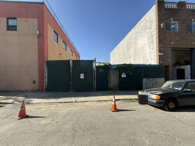 Conveniently located parcel of land in College Point.