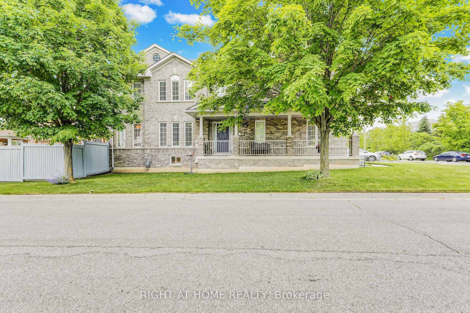 Welcome to this corner freehold townhome with 2, 487 sq ft total finished living space in the heart of Langstaff.