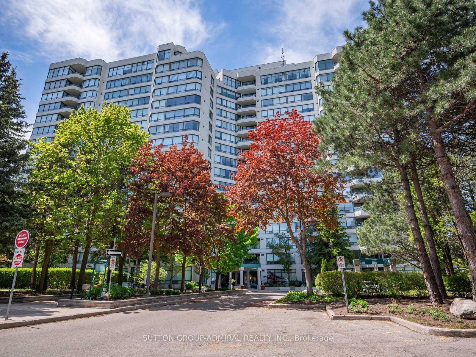 Step into Royal Promenade condos to reveal a beautifully renovated 2 bed, 2 bath condo in the heart of Thornhill.