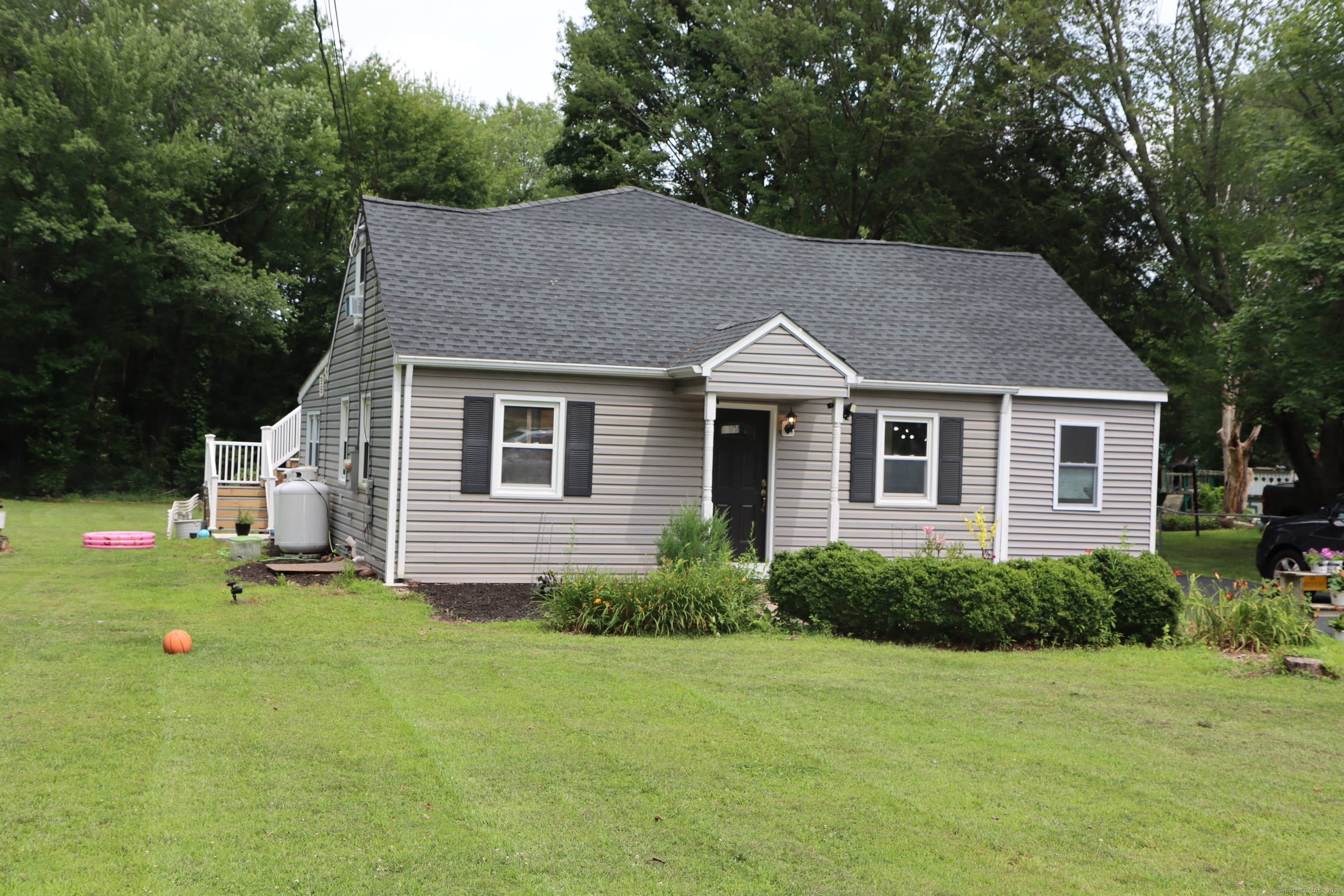 Welcome to 857 Plainville Ave, Farmington, CT 06023.