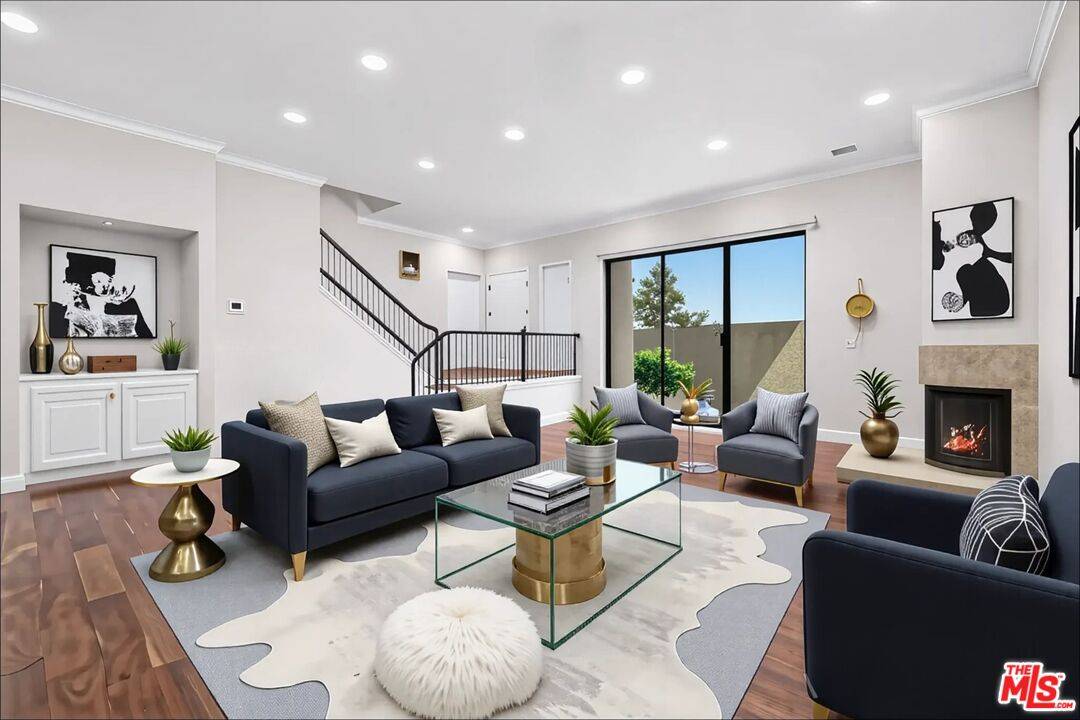 2312   Century Hl 2BR Beverlywood La