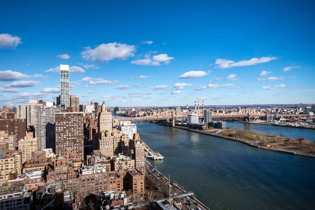 870 UNITED NATIONS PLAZA PH 37 38B Light Filled Penthouse Duplex in Historic Turtle Bay Neighborhood Has Breathtaking Unobstructed Views of NYC Here is your once in a lifetime opportunity ...