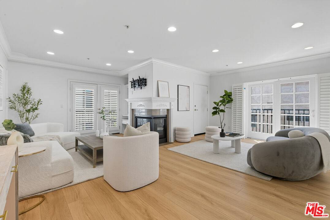 11826 Dorothy St 3BR Brentwood La