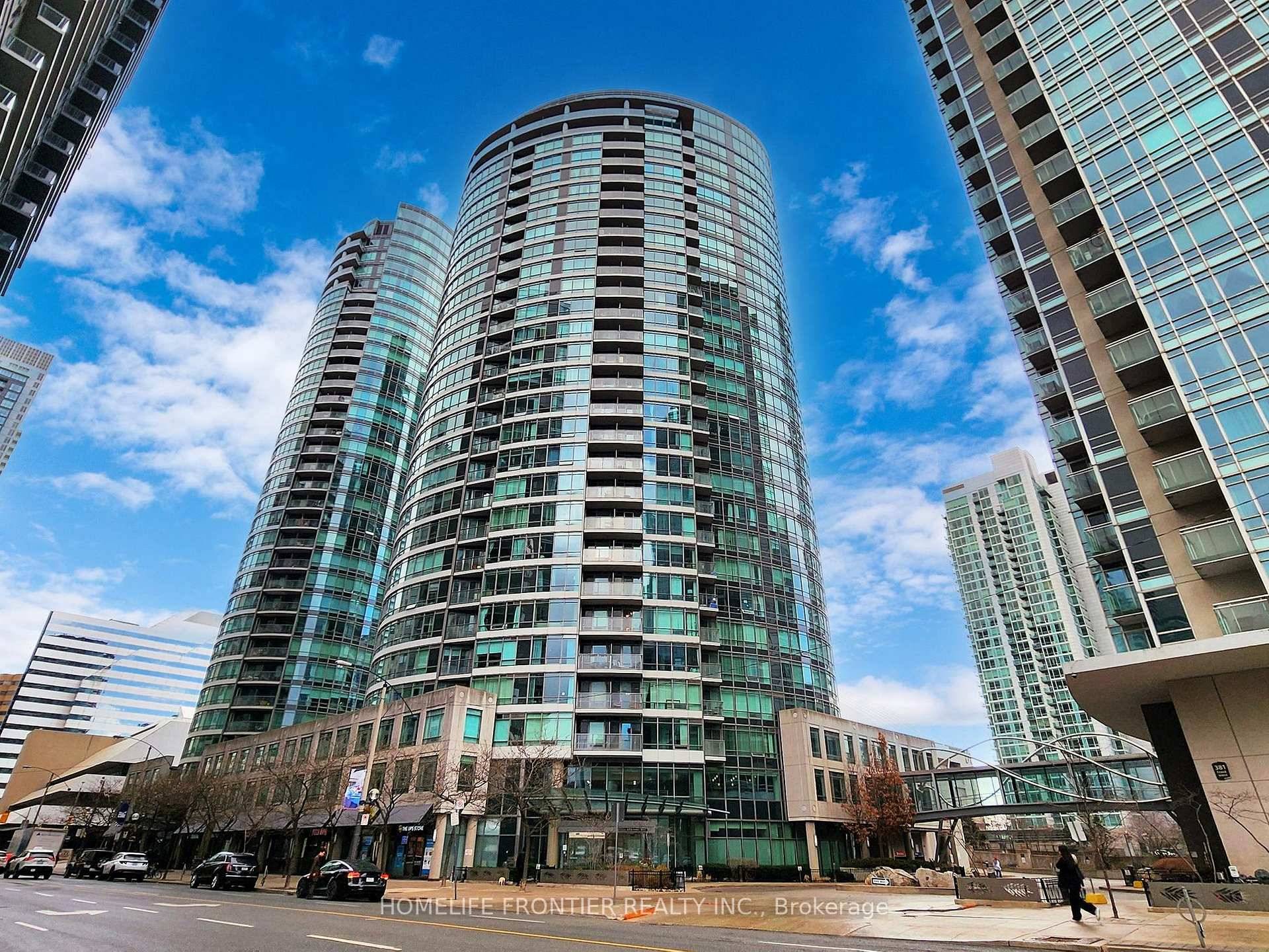 Amazing Location In Cityplace With Walking Distance To Rogers Centre, Entertainment District amp ; Financial District.