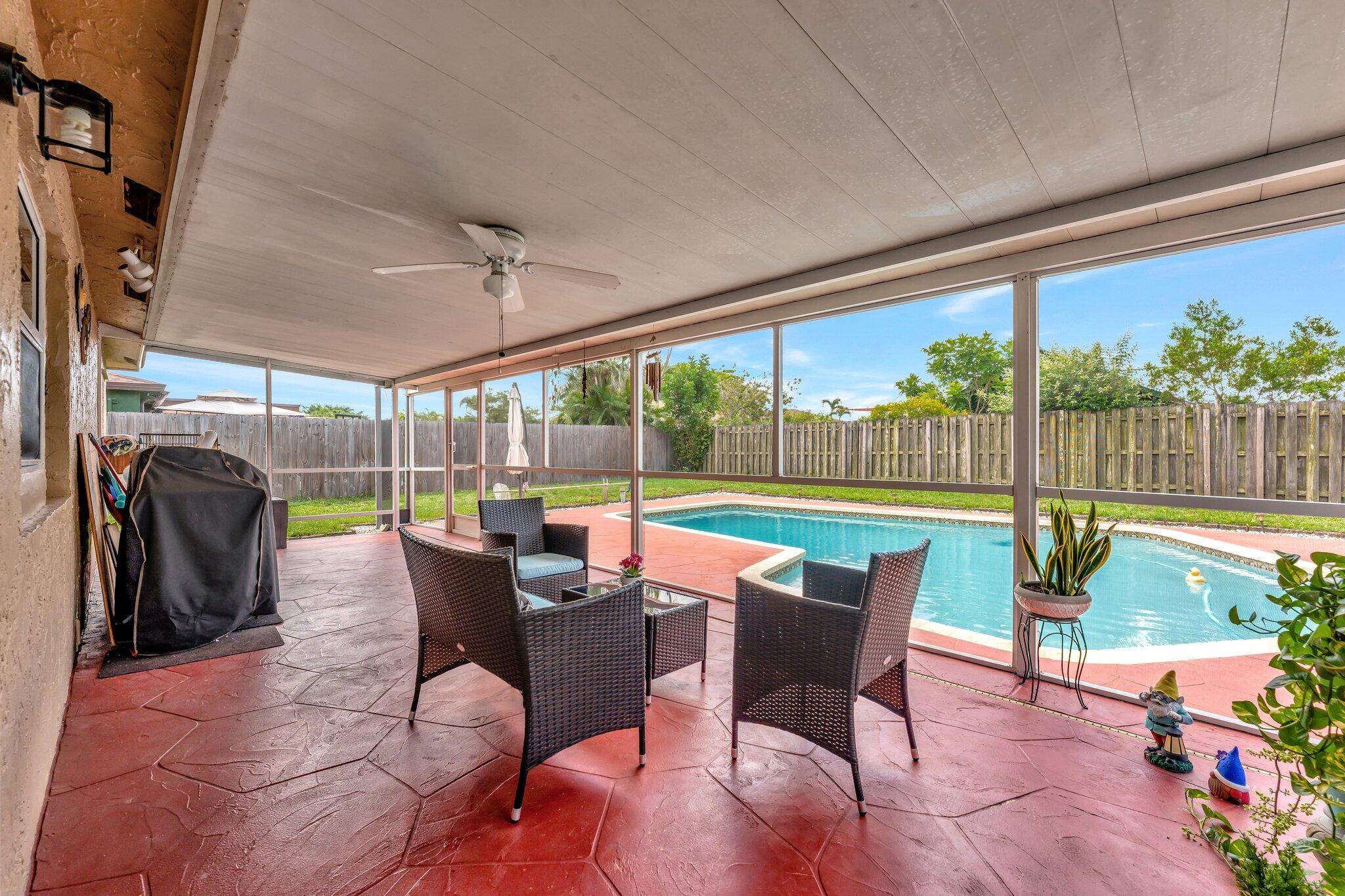 Just listed in Southwind Lakes, Boca Raton !
