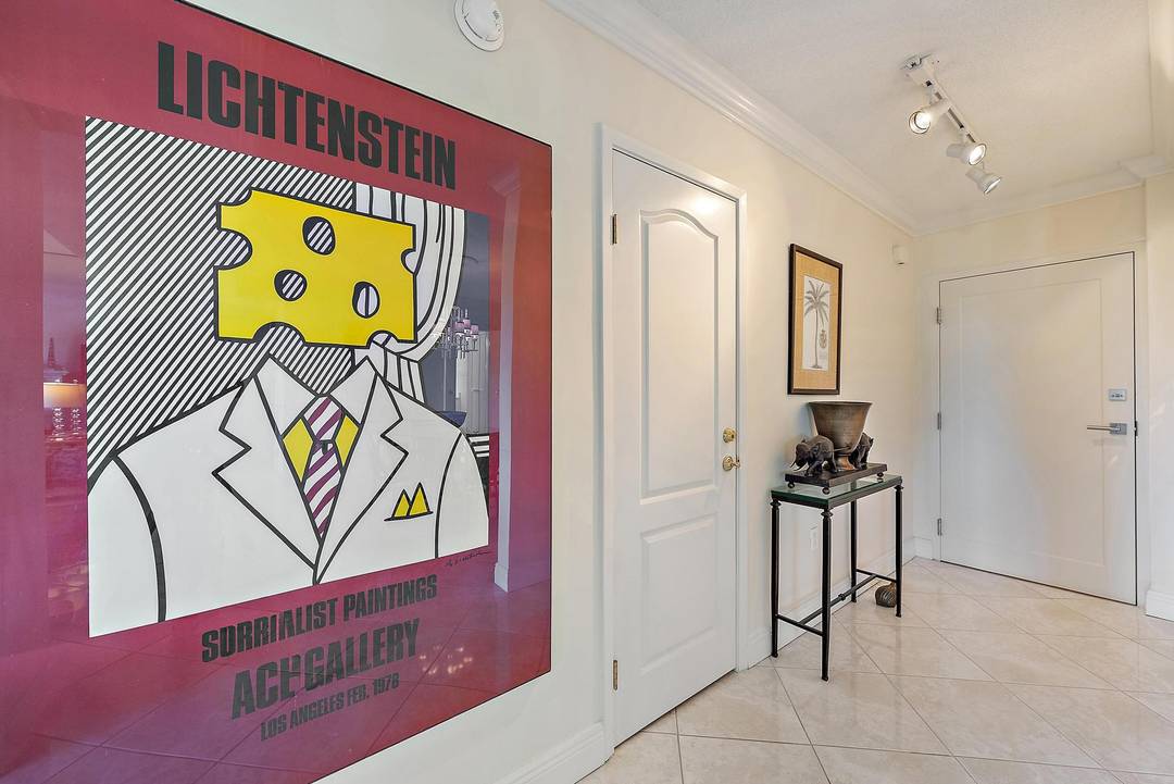 Experience effortless coastal living in this elegant 2BR 2BA residence at Ocean Towers North in Palm Beach.