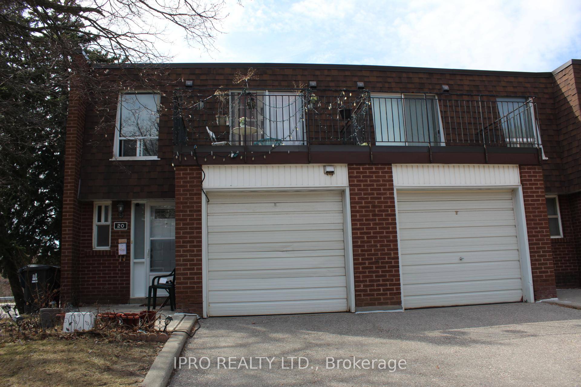 Rarely Offered 4 Plus 1 Bedrooms Townhouse In A Very In Demand Neighborhood.