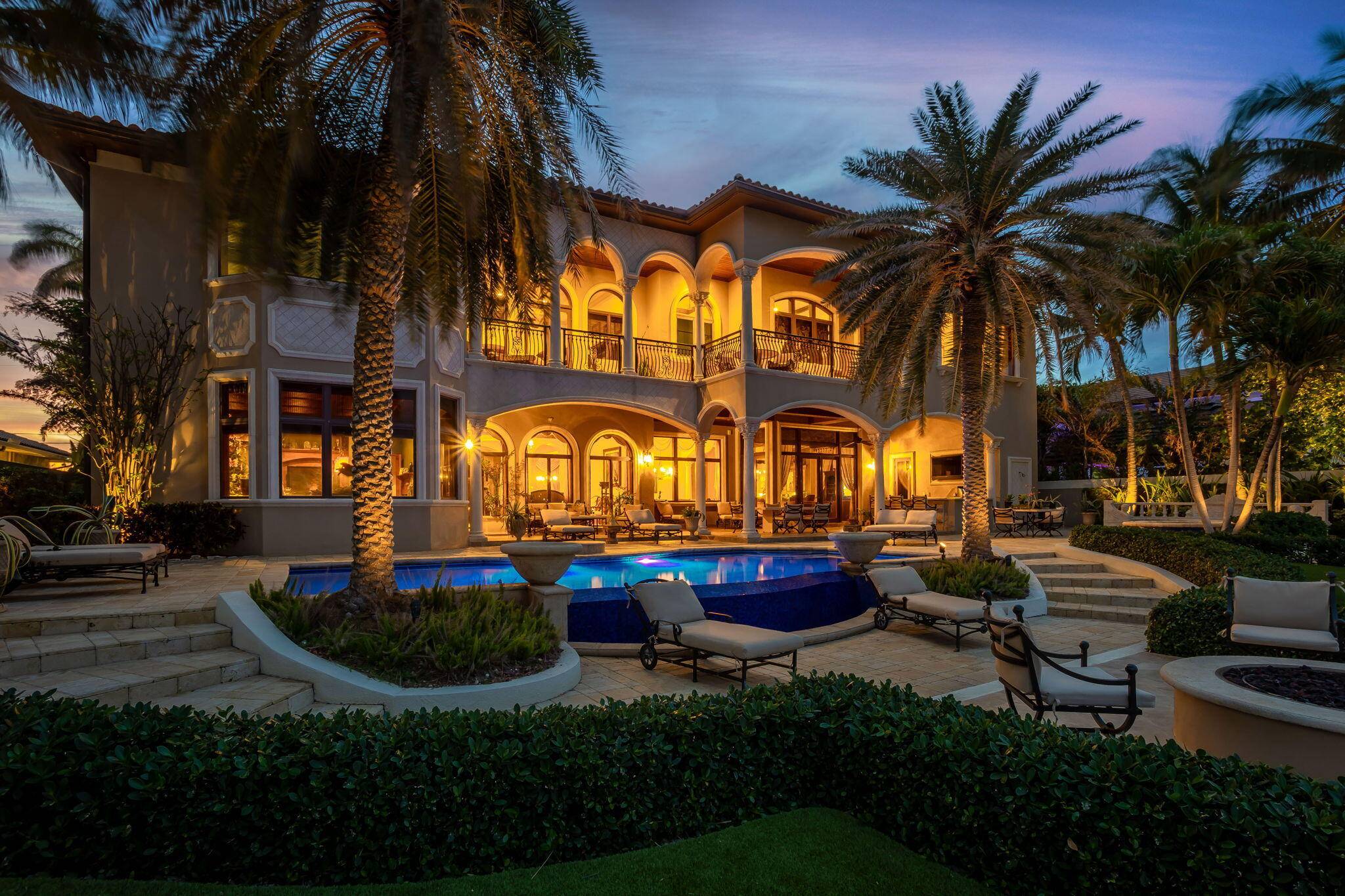 Simply spectacular 65279 ; waterfront estate directly on the Intracoastal in the ''NO WAKE'' zone located only 1 mile north of Hillsboro Inlet and is a boaters dream.