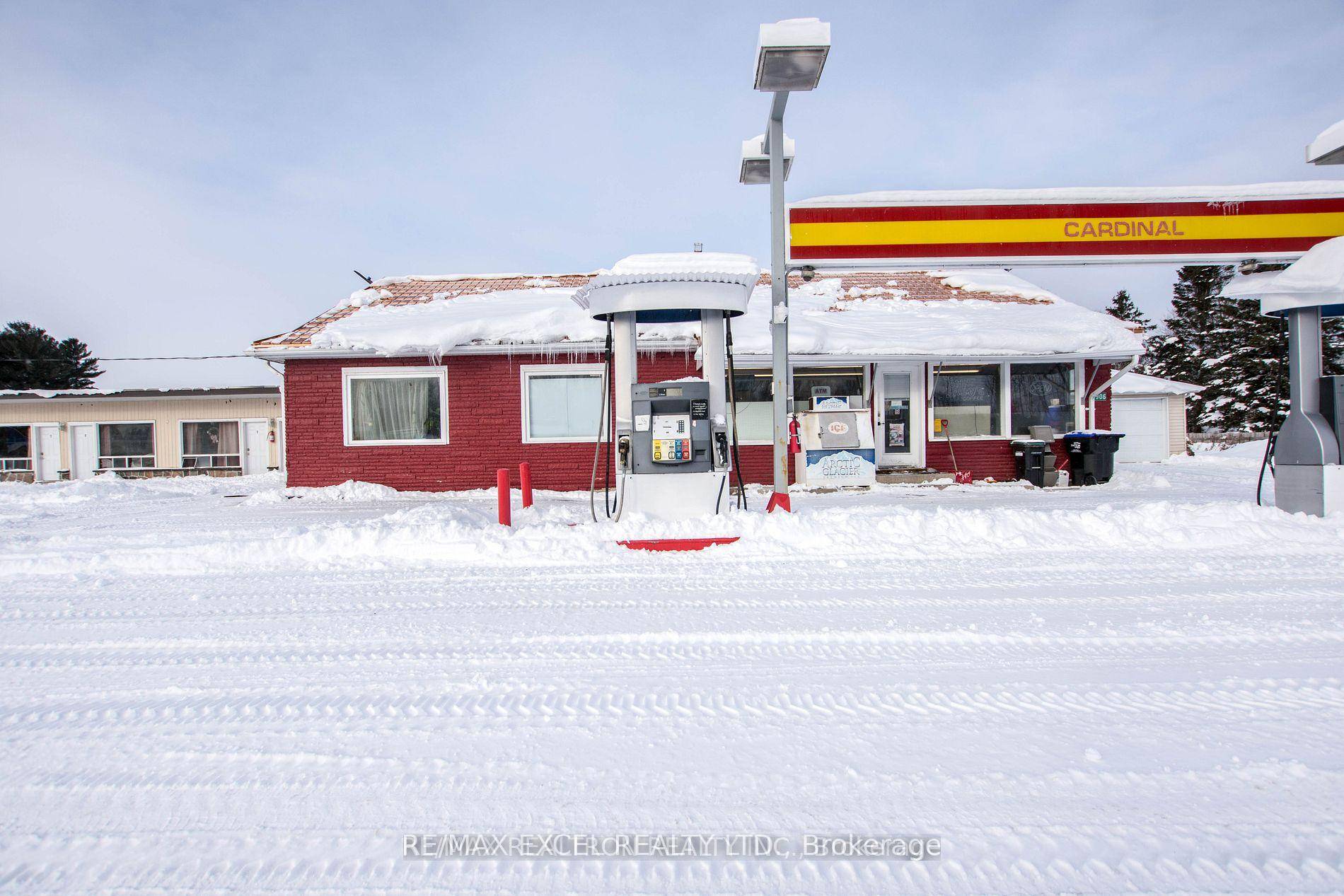Great Opportunity To Have The Hotel Has 10 Bachelor Units With Monthly Rentals, Long Term Tenants, Owner Residence amp ; Gas Station With Convivence Store Gives Positive Cashflow, Open 7 ...