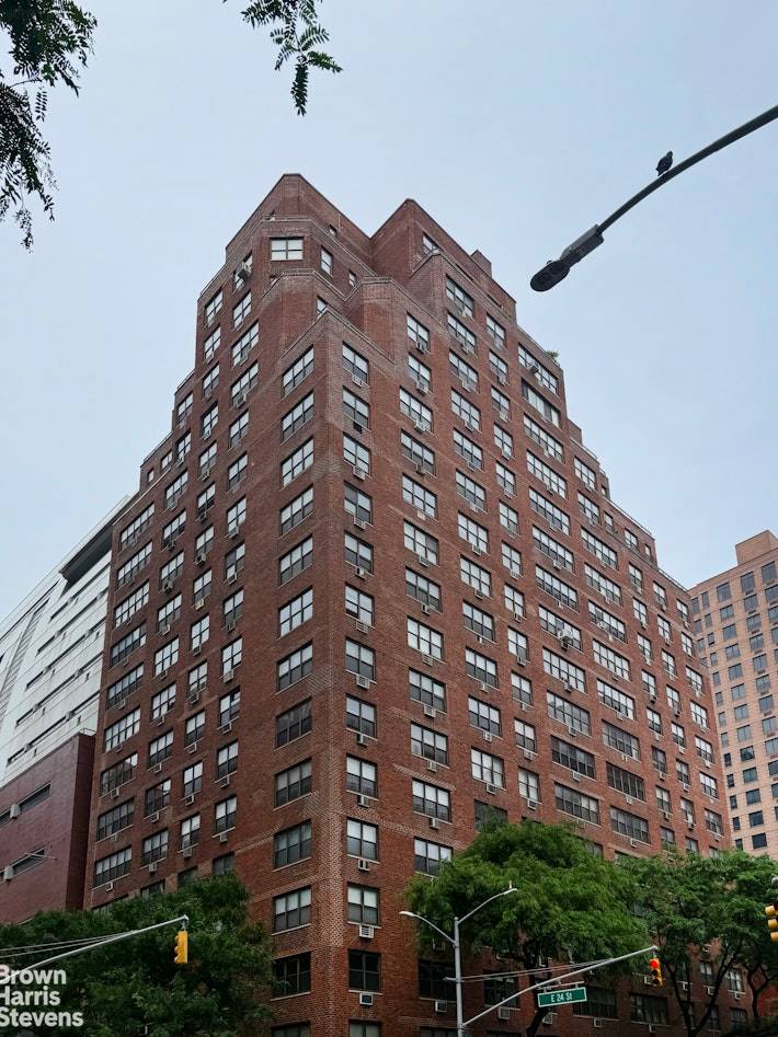 Spacious Studio with Generous Closet Space in Prime Gramercy Location !