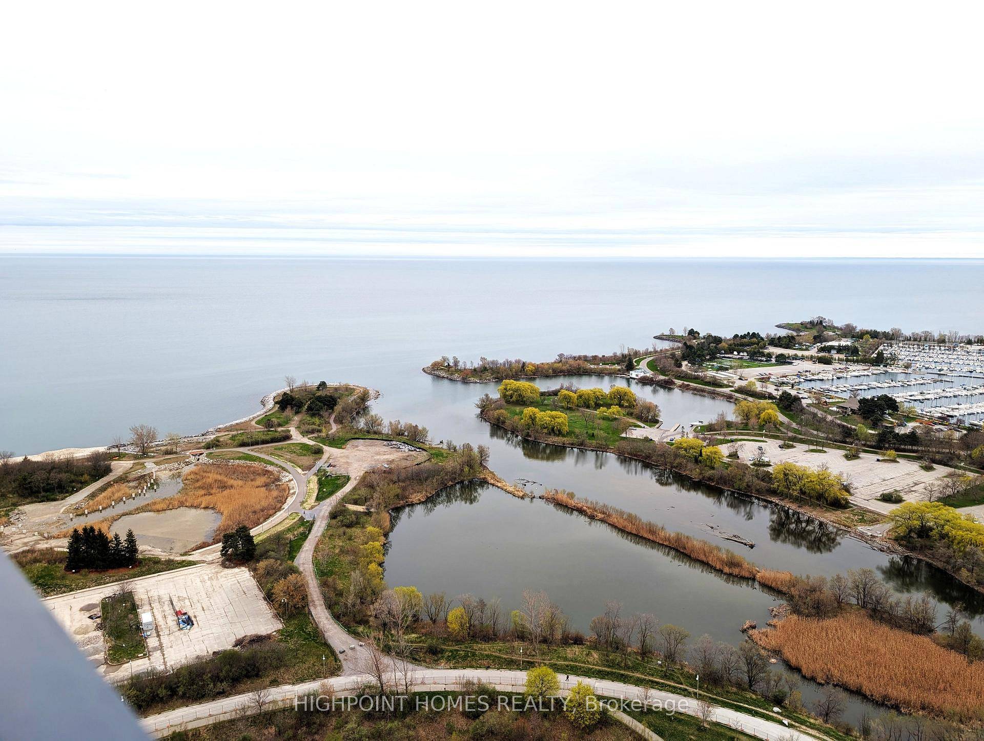 Welcome Home To This Stunning 1 Bedroom Den, Located In The Luxurious Eau Du Soleil Water Tower, Along The Desirable Mimico Waterfront !
