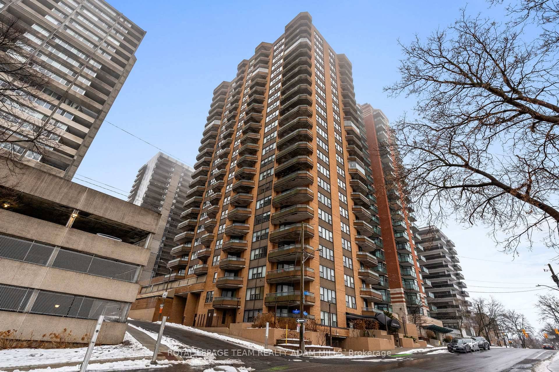 Welcome to this beautifully updated 2 Bedroom 2 FULL Bathroom condo that exudes a resort lifestyle.