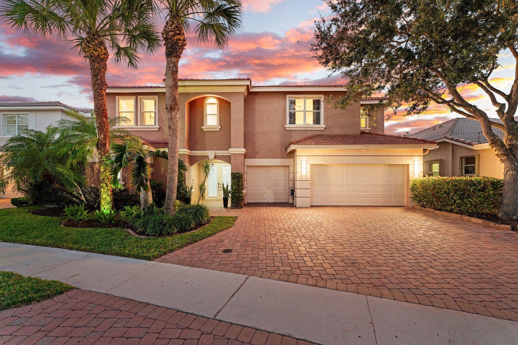 Gated community in the heart of Palm Beach Gardens.