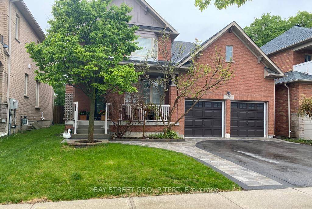 Gorgeous Studio Basement Apartment in the Highly Sought After Oak Ridges Community !