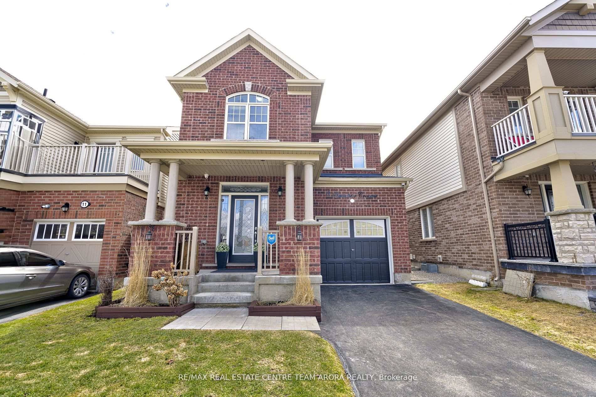 Welcome to this stunning 2 storey detached home that seamlessly blends style, space, and functionality, perfect for growing families !