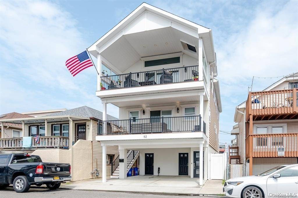 West End Wide Block top floor apartment in 2 family house has designer finishes.