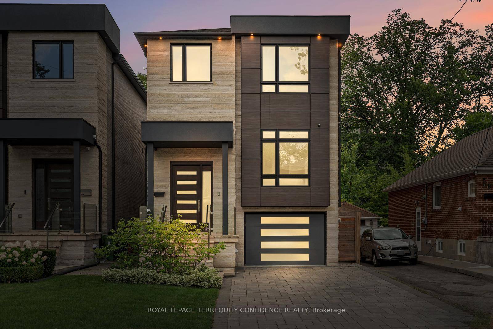 Welcome to 57B Horsham Ave, where tranquility meets luxury in the heart of Willowdale West ; with walking distance to Yonge St amp ; a walk score of 96.