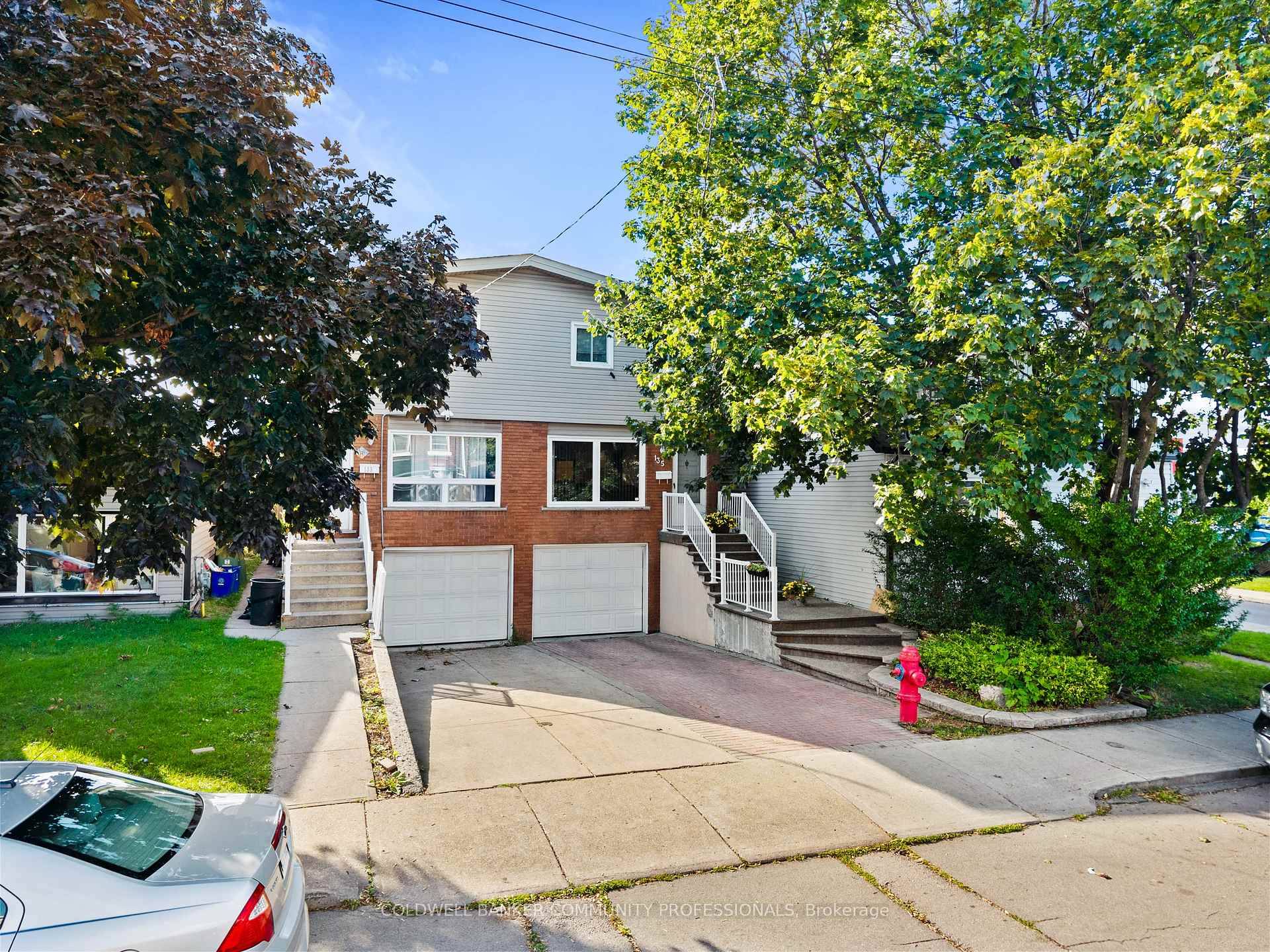 Welcome to this spacious 2 storey semi detached family home in central Hamilton !