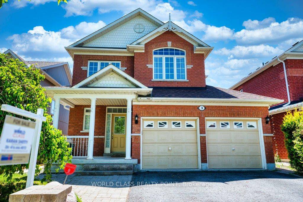 Stunning Queensgate Home In The Most Desired Area, G F 9' Ceilings, Over 2000 Sqft, Great Layout, Open Concept, Lots Of Windows, Bright amp ; Spacious, Family Room Gas Fireplace, ...