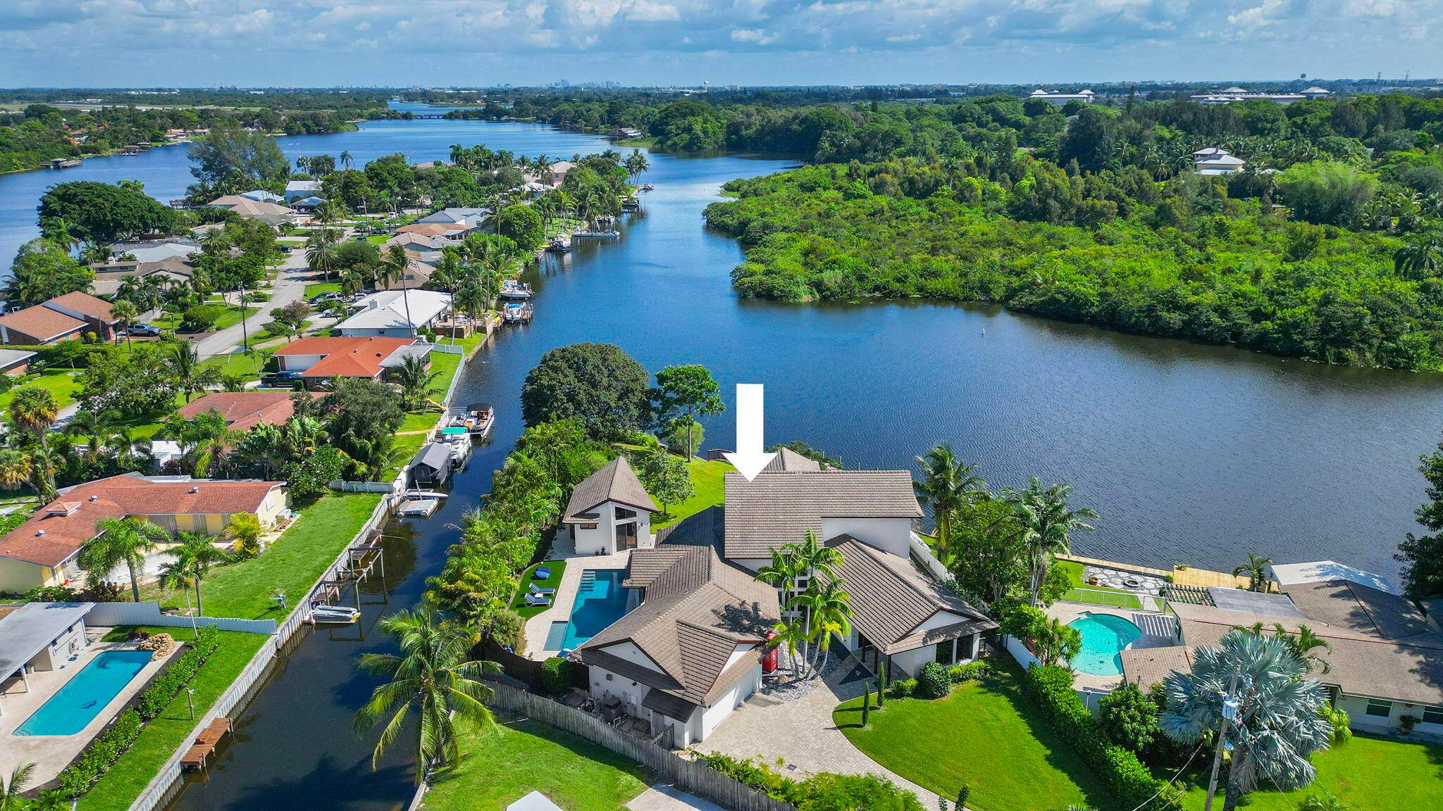Stunning Waterfront Retreat on Lake Osborne !