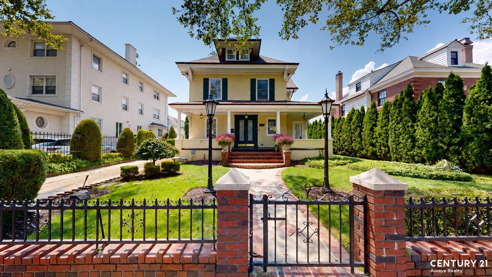 Welcome to this extraordinary detached two family residence, currently configured and enjoyed as a spacious single family home, situated on an oversized 60' x 109' lot in one of Bay ...