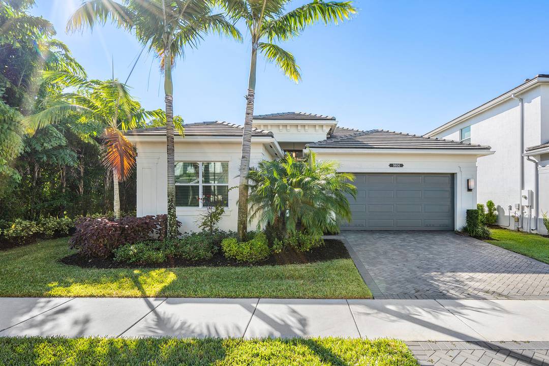 Beautiful Atlantic Grande Model 3bedroom 3rd is currently a den 2 1 2 bath, 2 car garage, water front home is located in the desirable community of Dakota.