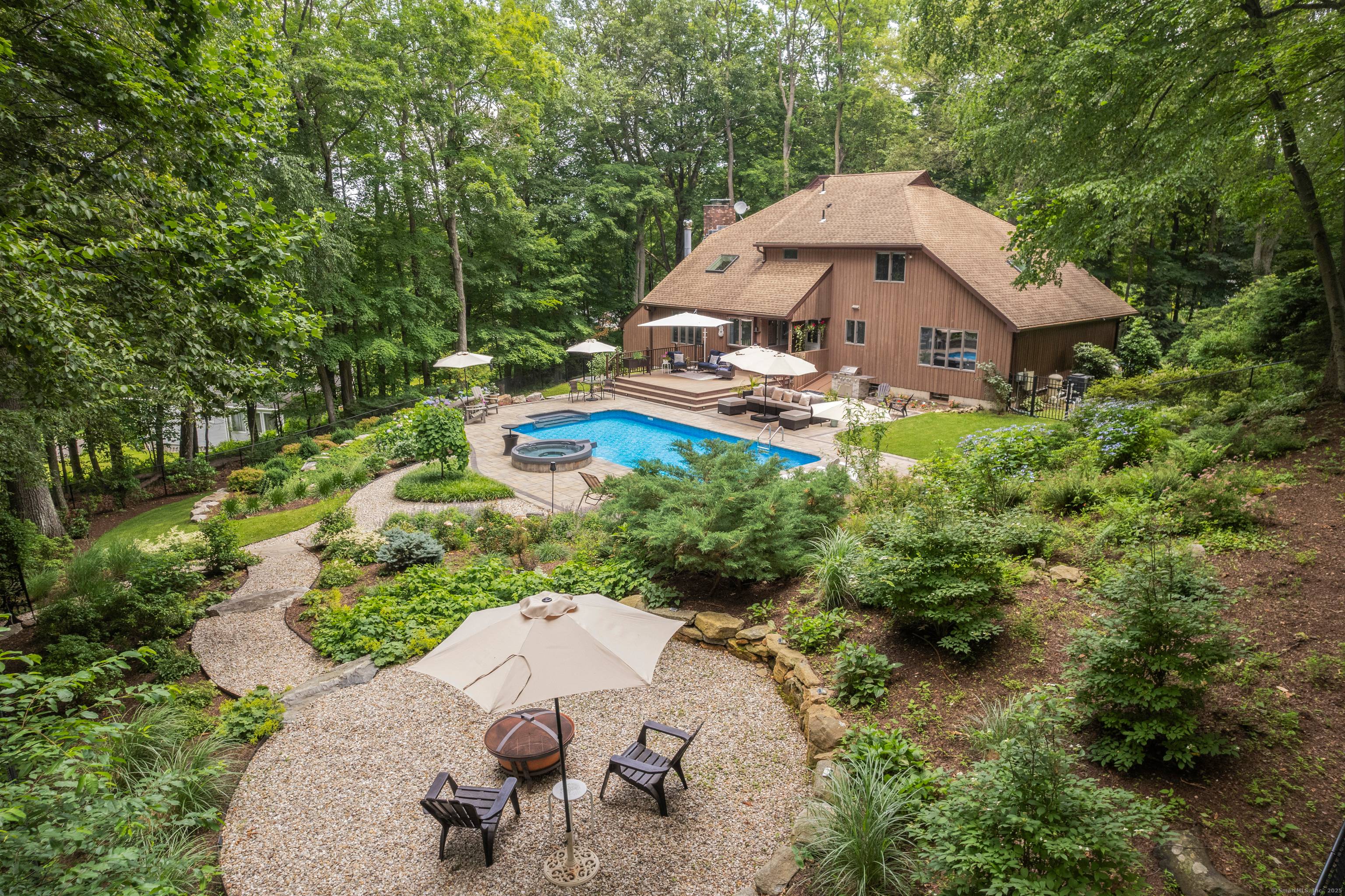 Welcome to 19 Pumpkin Hill Road located in Trumbull's highly sought after Tashua neighborhood !